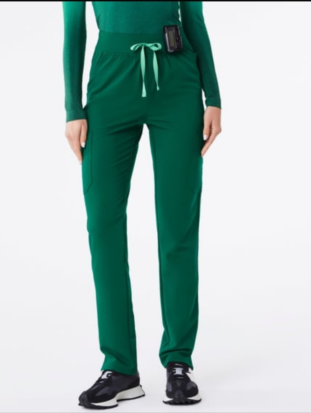 Figs Yola scrub pants Skinny leg yoga waistband Hunter Green Petite